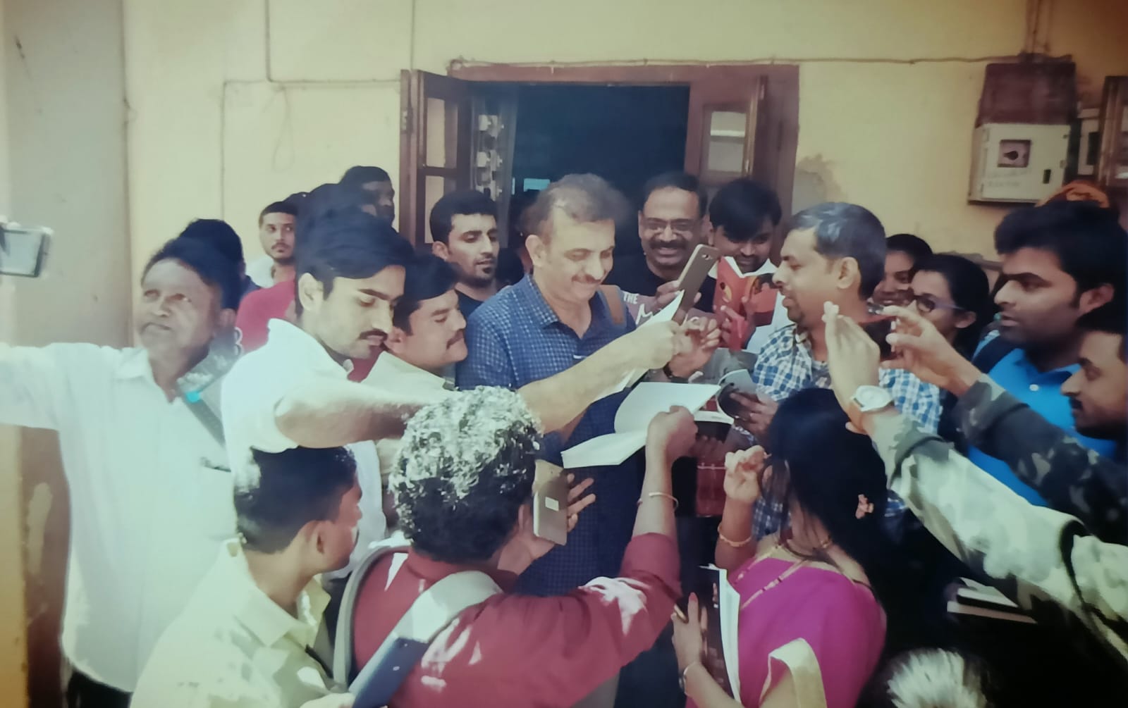 ಬೆಂಗಳೂರಿನಲ್ಲಿ ಅಭಿಮಾನಿಗಳೊಂದಿಗೆ ಜಯಂತ ಕಾಯ್ಕಿಣಿ